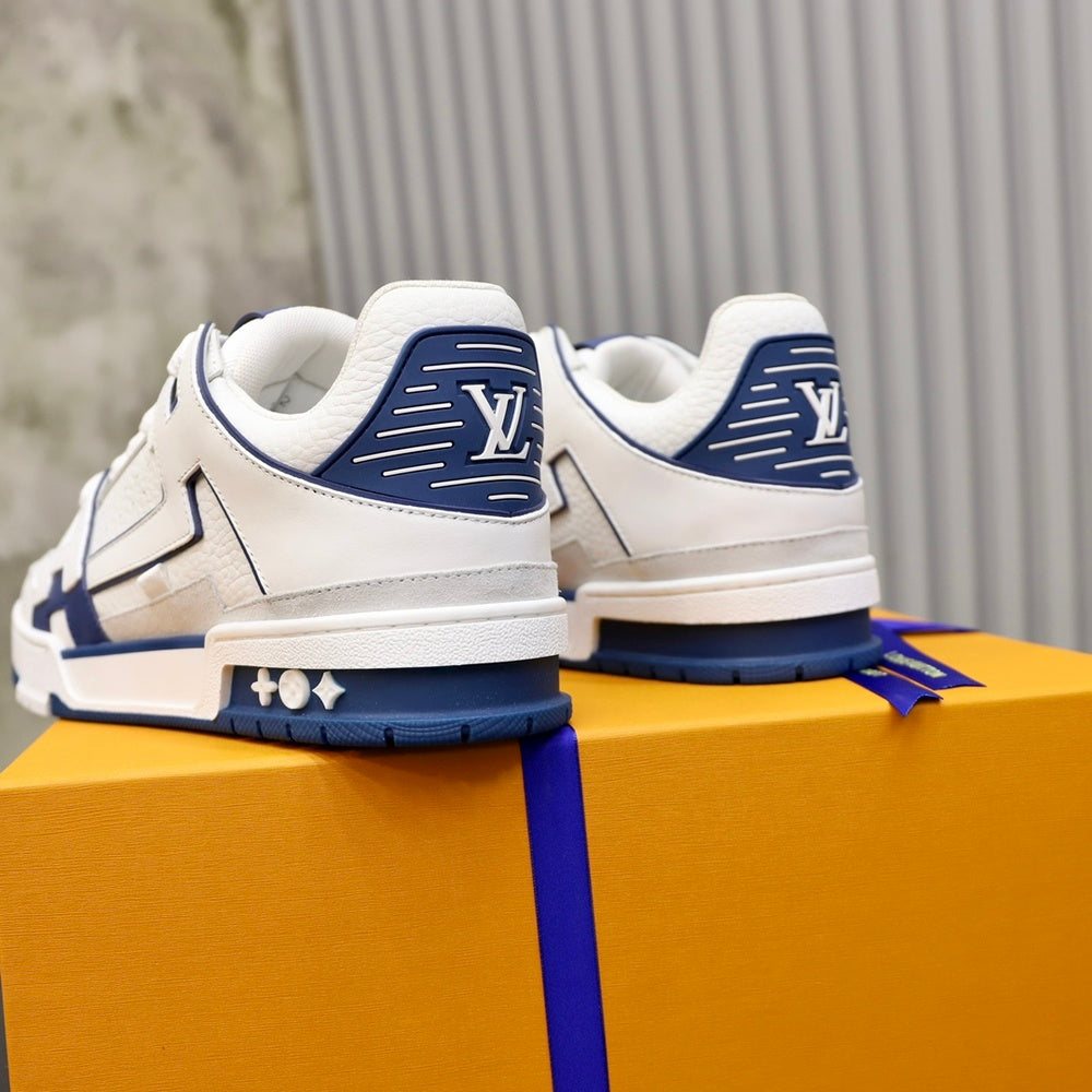 Louis Vuitton Men's Shoes - Style 426816