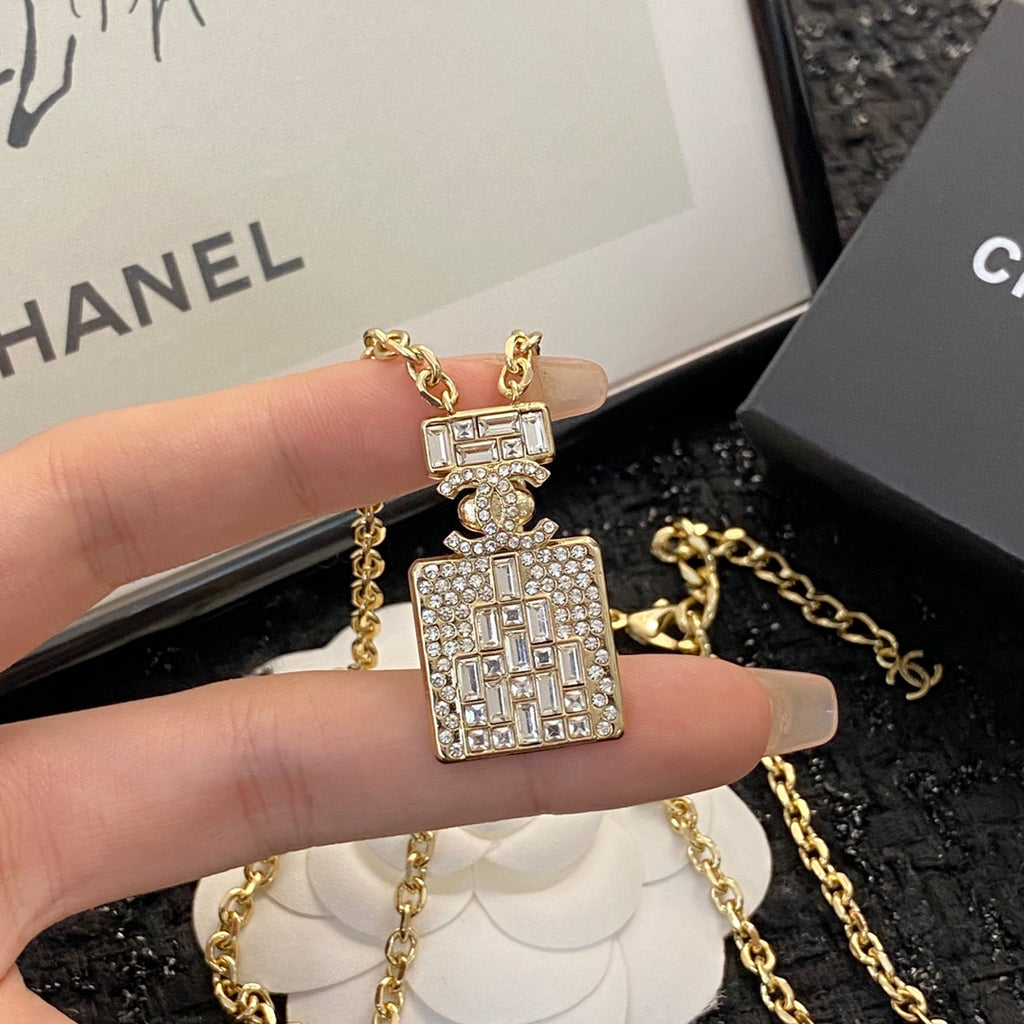 CHANEL Crystal Necklace
