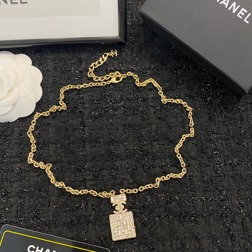 CHANEL Crystal Necklace