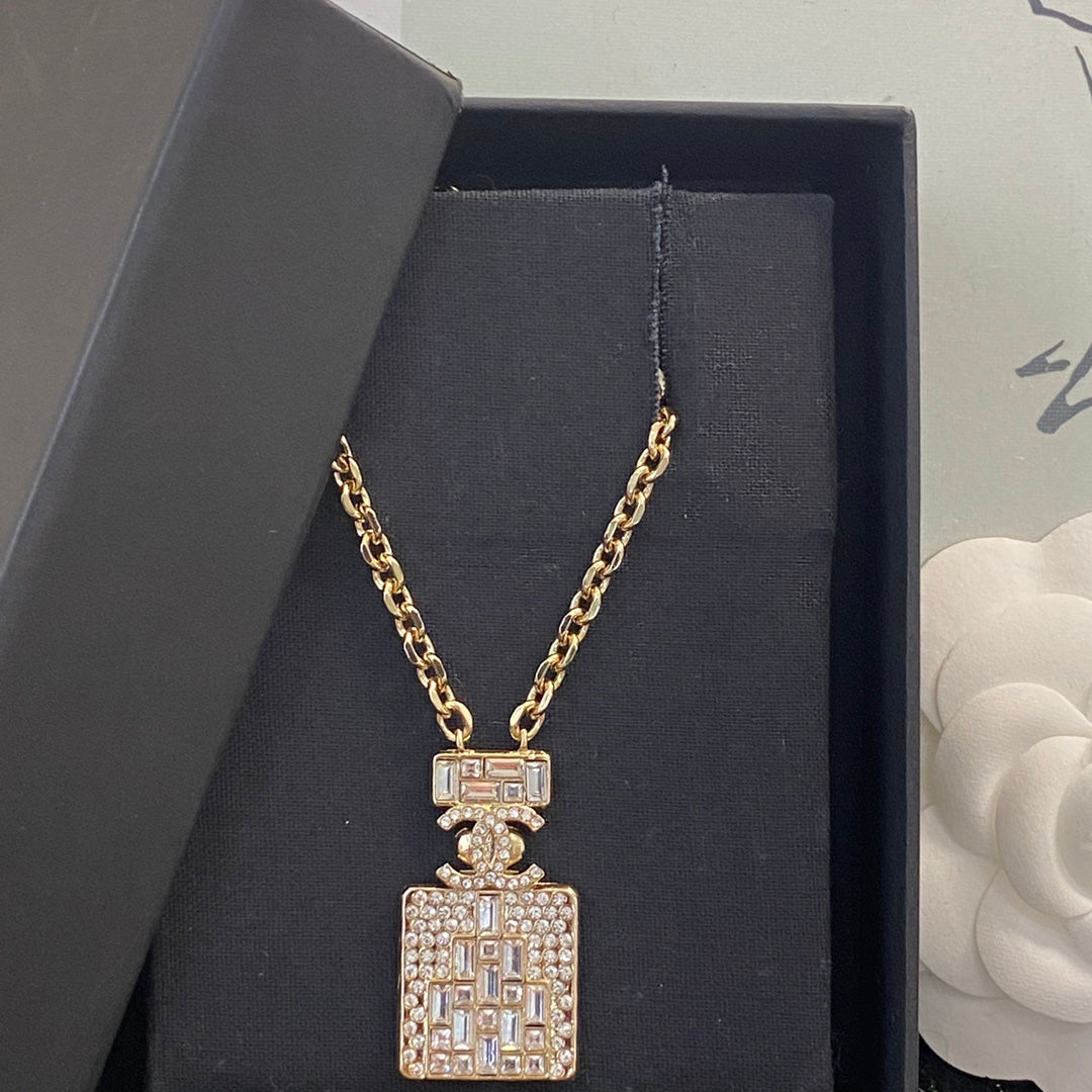 CHANEL Crystal Necklace