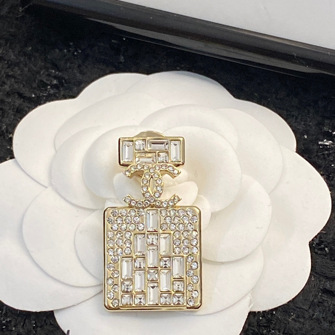 CHANEL Crystal Necklace