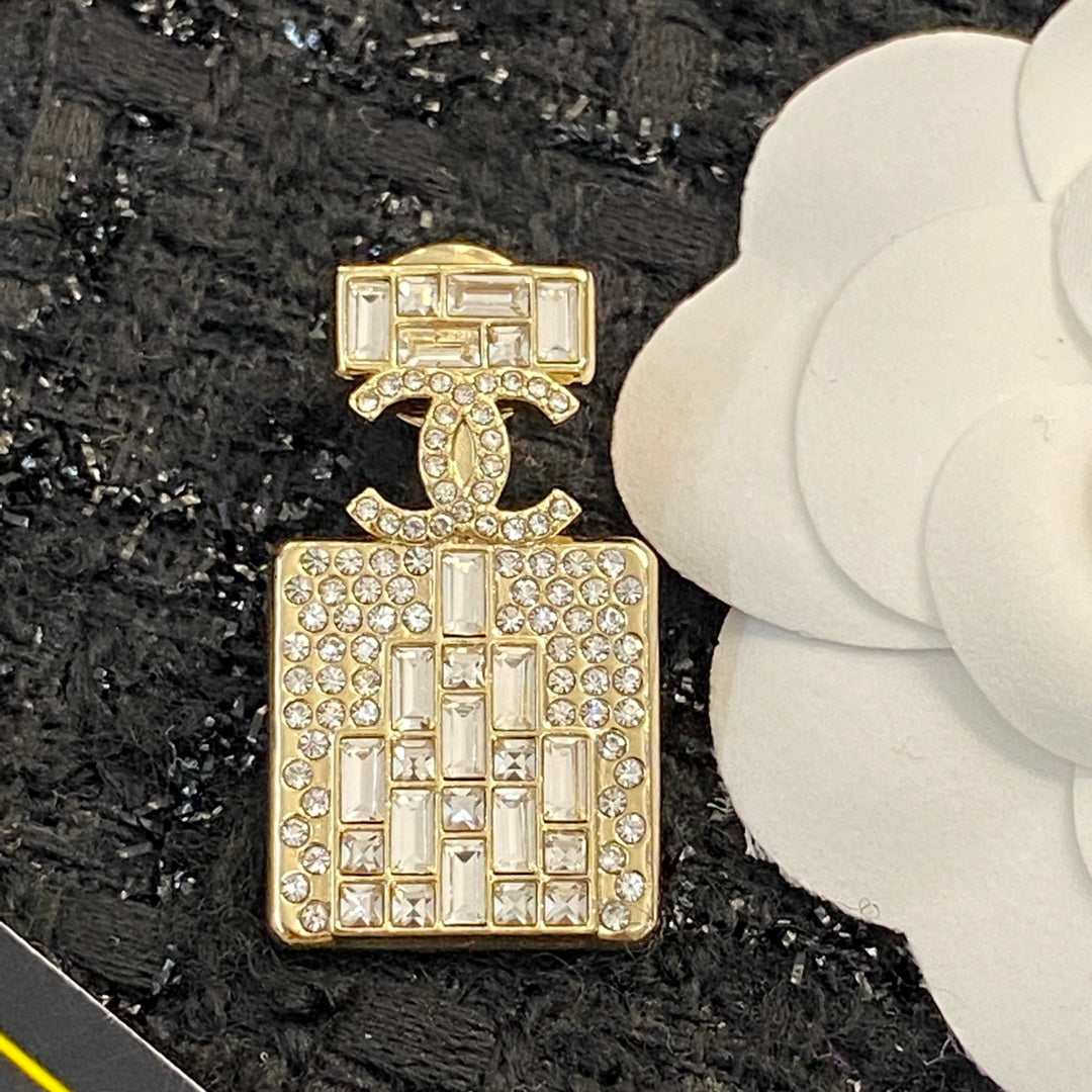 CHANEL Crystal Necklace