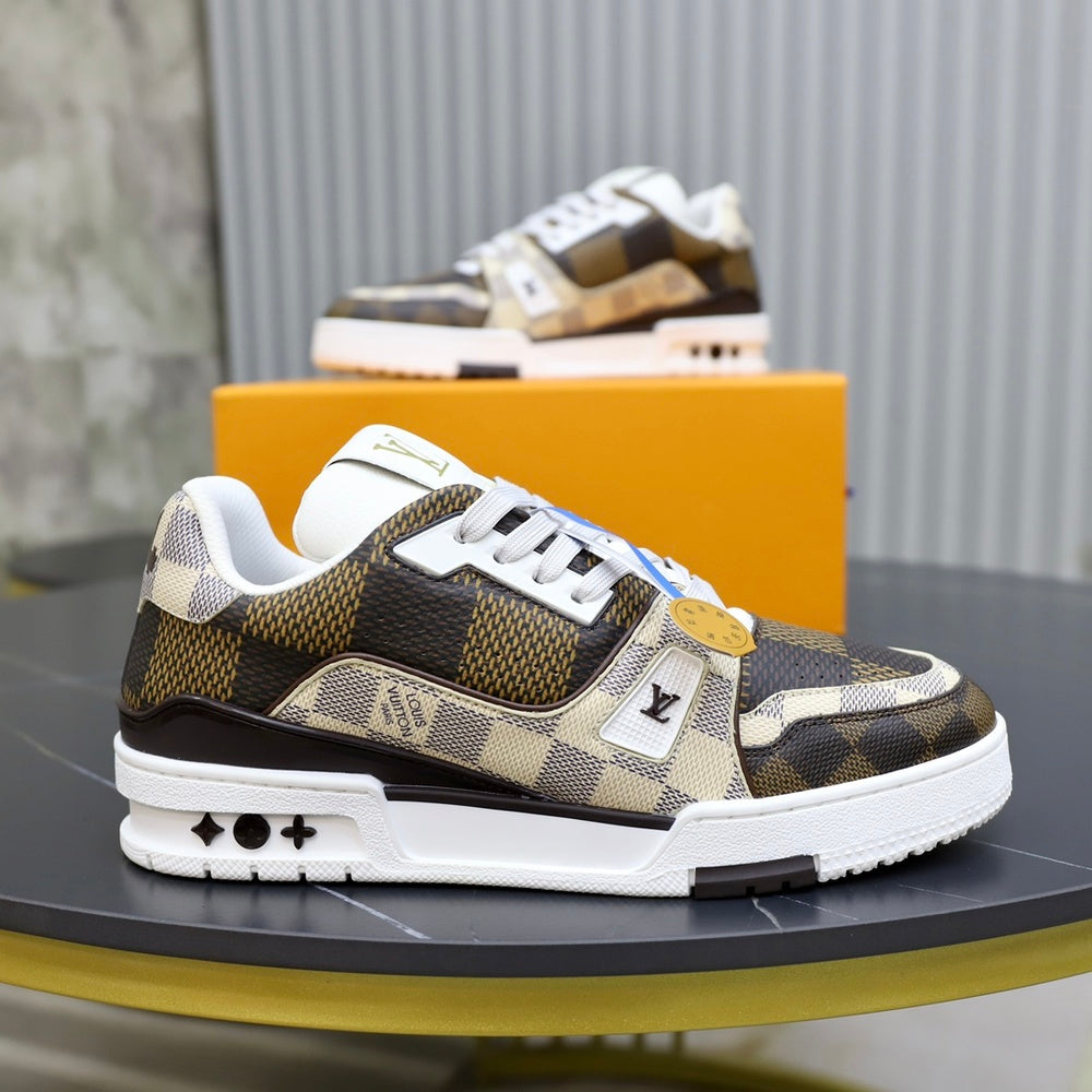 Louis Vuitton Unisex Sneakers - Style 426834