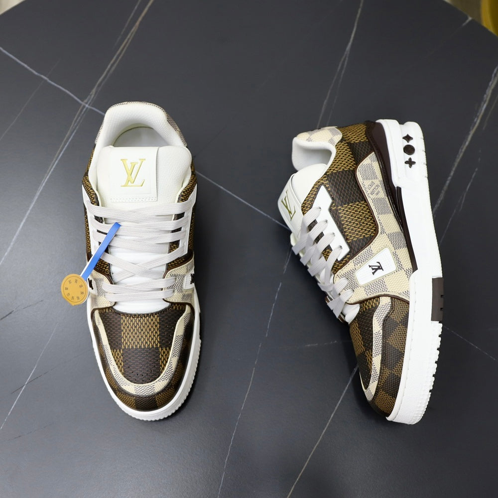 Louis Vuitton Unisex Sneakers - Style 426834