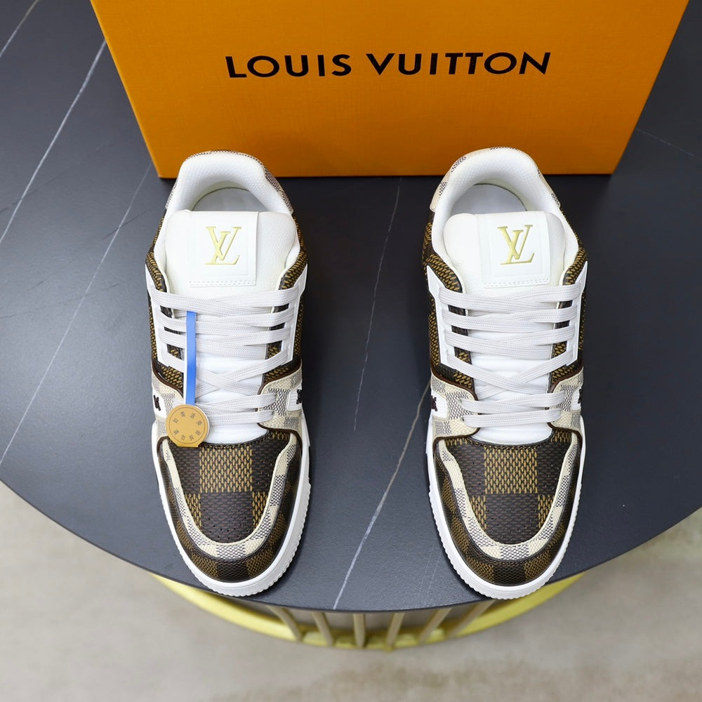 Louis Vuitton Unisex Sneakers - Style 426834