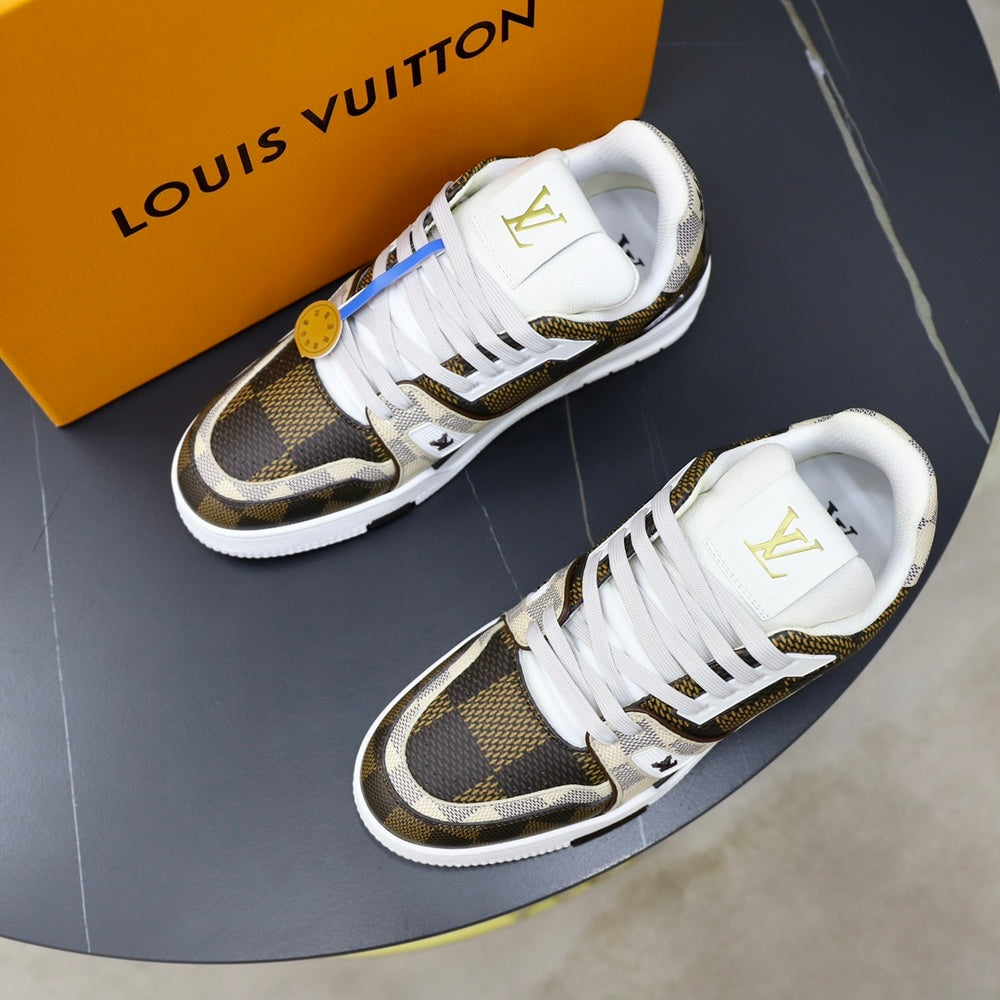 Louis Vuitton Unisex Sneakers - Style 426834