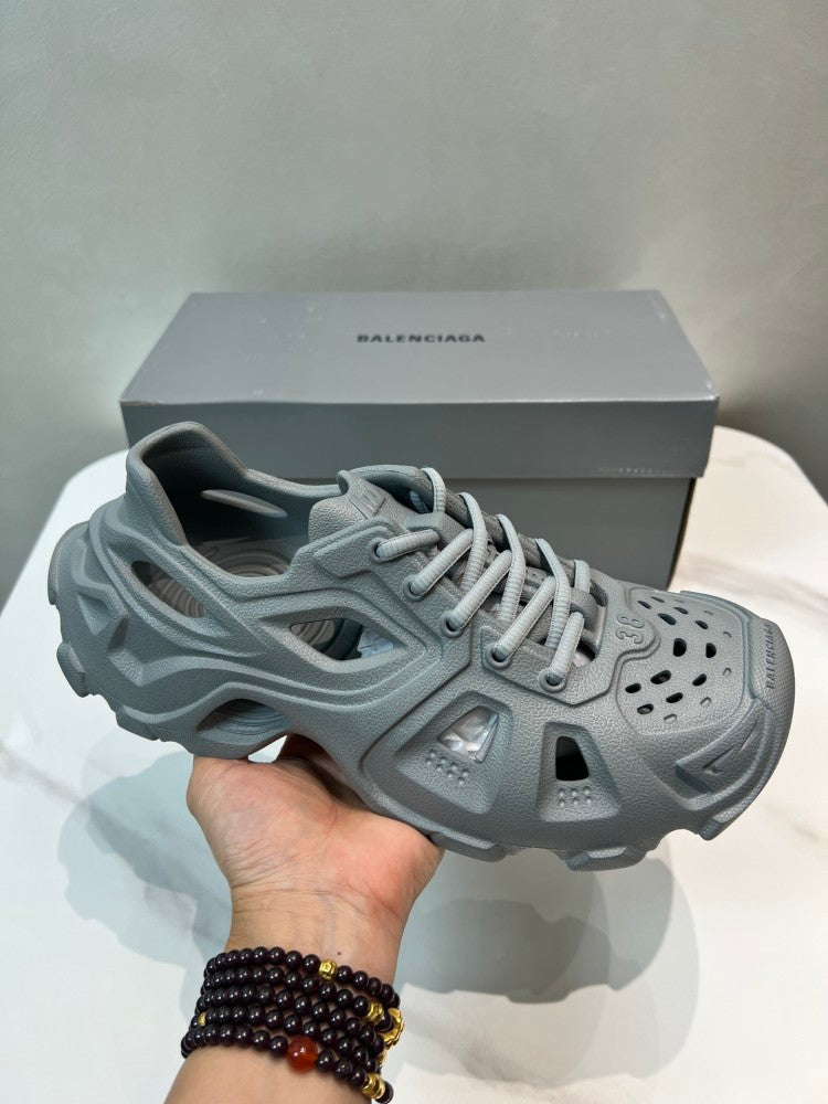 Balenciaga 当天现货！（巴黎新款凉鞋） 资讯：新款BALENCIAGA 巴黎世家-凉鞋是通过一体成型磨具，热压，精密组合等细节，展示了设计师 Demna Slide #01 - Color 01 - Image 7
