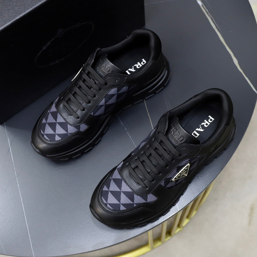 Prada Men's Shoes - Style 428273