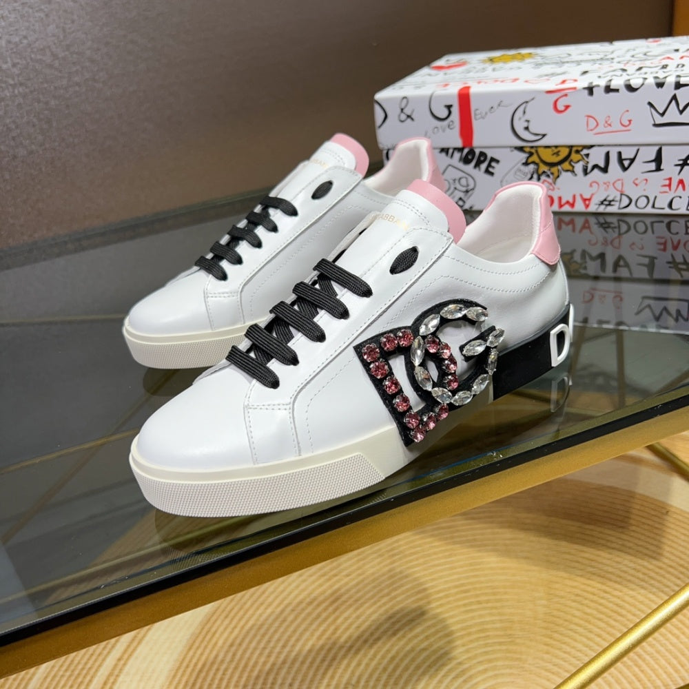 高端版本 高质量 品牌大底DOLCE & GABBANA 2023新款 顶级版本 高端质量 独家精工定制上市 品牌字母工艺点缀绝美奢华闪耀 精湛的做工 众多人至爱采用高端进口牛皮 白丝绸羊里 完美诠释鞋履最新灵感 经典与时尚融为一体奢华迷梦驾凌时尚高端品质 码数 男38-44标准码数 #383807 - image 3
