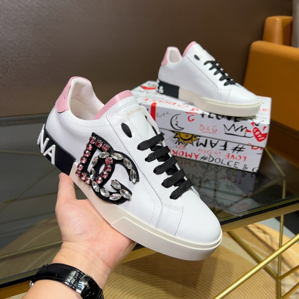 高端版本 高质量 品牌大底DOLCE & GABBANA 2023新款 顶级版本 高端质量 独家精工定制上市 品牌字母工艺点缀绝美奢华闪耀 精湛的做工 众多人至爱采用高端进口牛皮 白丝绸羊里 完美诠释鞋履最新灵感 经典与时尚融为一体奢华迷梦驾凌时尚高端品质 码数 男38-44标准码数 #383807 - image 5