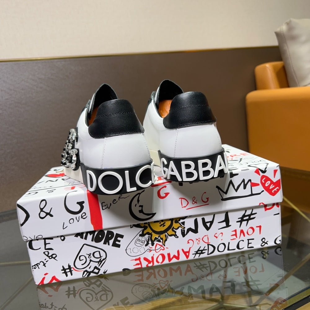 高端版本 高质量 品牌大底DOLCE & GABBANA 2023新款 顶级版本 高端质量 独家精工定制上市 品牌字母工艺点缀绝美奢华闪耀 精湛的做工 众多人至爱采用高端进口牛皮 白丝绸羊里 完美诠释鞋履最新灵感 经典与时尚融为一体奢华迷梦驾凌时尚高端品质 码数 男38-44标准码数 #383808 - image 9