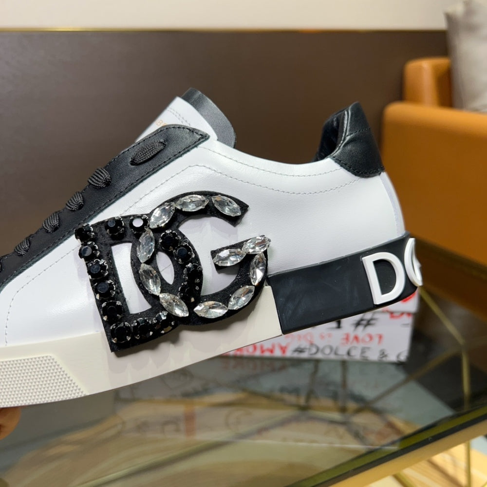 高端版本 高质量 品牌大底DOLCE & GABBANA 2023新款 顶级版本 高端质量 独家精工定制上市 品牌字母工艺点缀绝美奢华闪耀 精湛的做工 众多人至爱采用高端进口牛皮 白丝绸羊里 完美诠释鞋履最新灵感 经典与时尚融为一体奢华迷梦驾凌时尚高端品质 码数 男38-44标准码数 #383808 - image 7