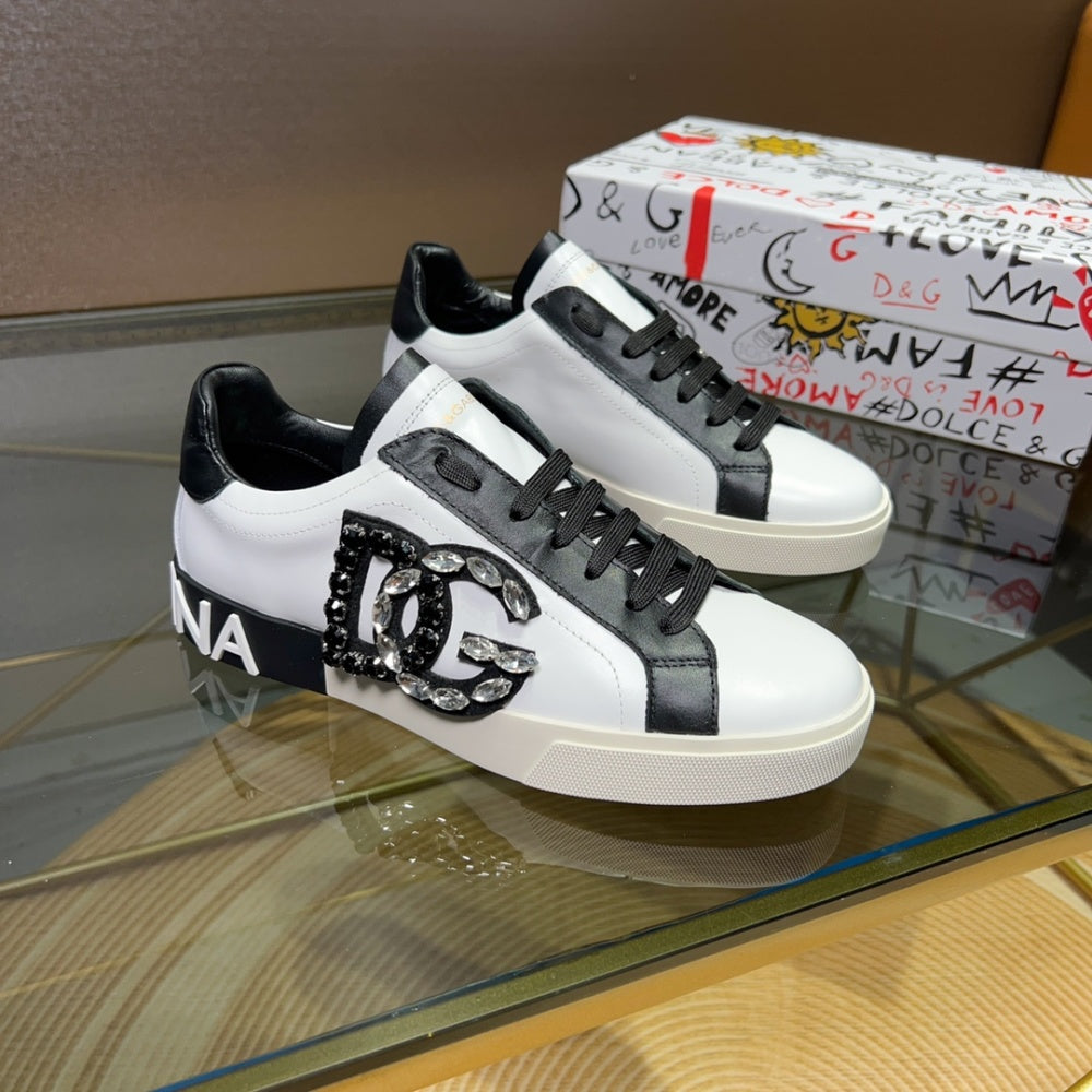 高端版本 高质量 品牌大底DOLCE & GABBANA 2023新款 顶级版本 高端质量 独家精工定制上市 品牌字母工艺点缀绝美奢华闪耀 精湛的做工 众多人至爱采用高端进口牛皮 白丝绸羊里 完美诠释鞋履最新灵感 经典与时尚融为一体奢华迷梦驾凌时尚高端品质 码数 男38-44标准码数 #383808 - image 3