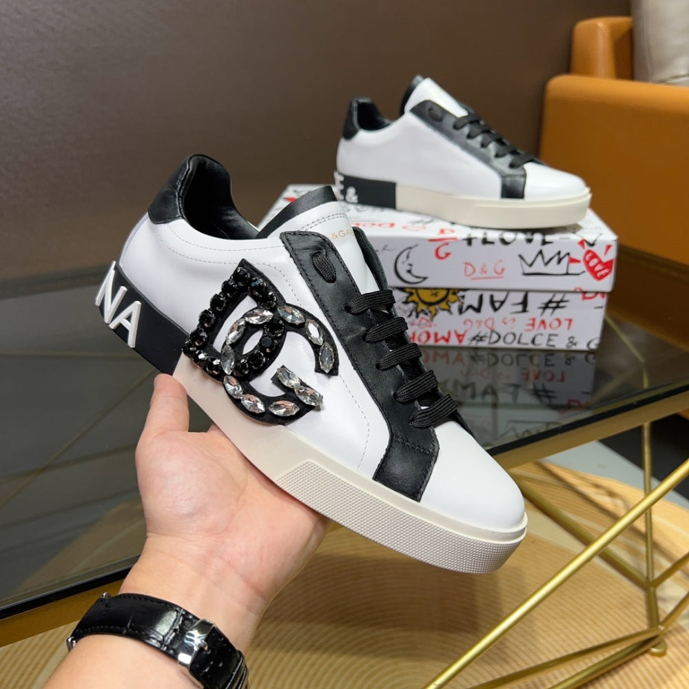 高端版本 高质量 品牌大底DOLCE & GABBANA 2023新款 顶级版本 高端质量 独家精工定制上市 品牌字母工艺点缀绝美奢华闪耀 精湛的做工 众多人至爱采用高端进口牛皮 白丝绸羊里 完美诠释鞋履最新灵感 经典与时尚融为一体奢华迷梦驾凌时尚高端品质 码数 男38-44标准码数 #383808 - image 2