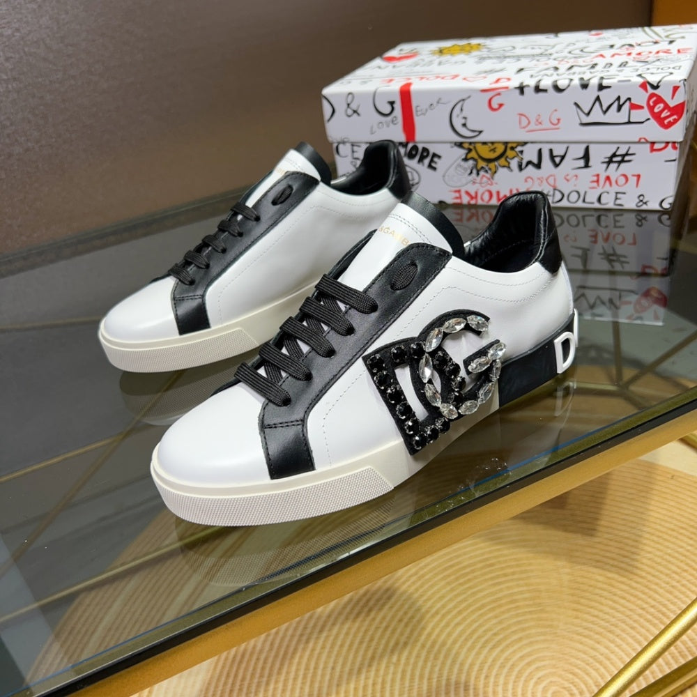 高端版本 高质量 品牌大底DOLCE & GABBANA 2023新款 顶级版本 高端质量 独家精工定制上市 品牌字母工艺点缀绝美奢华闪耀 精湛的做工 众多人至爱采用高端进口牛皮 白丝绸羊里 完美诠释鞋履最新灵感 经典与时尚融为一体奢华迷梦驾凌时尚高端品质 码数 男38-44标准码数 #383808 - image 4