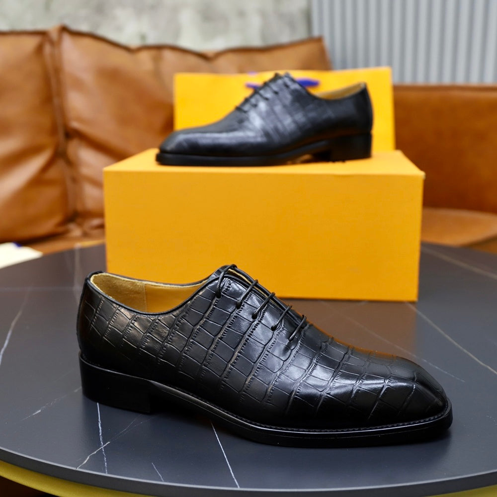 Louis Vuitton Men's Sneakers - Style 425701