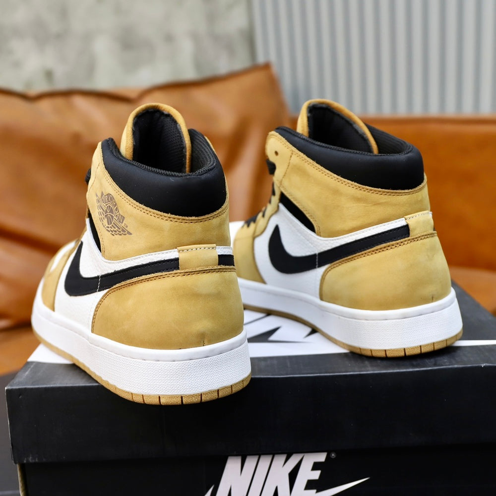 Designer Unisex Sneakers - Style 425661