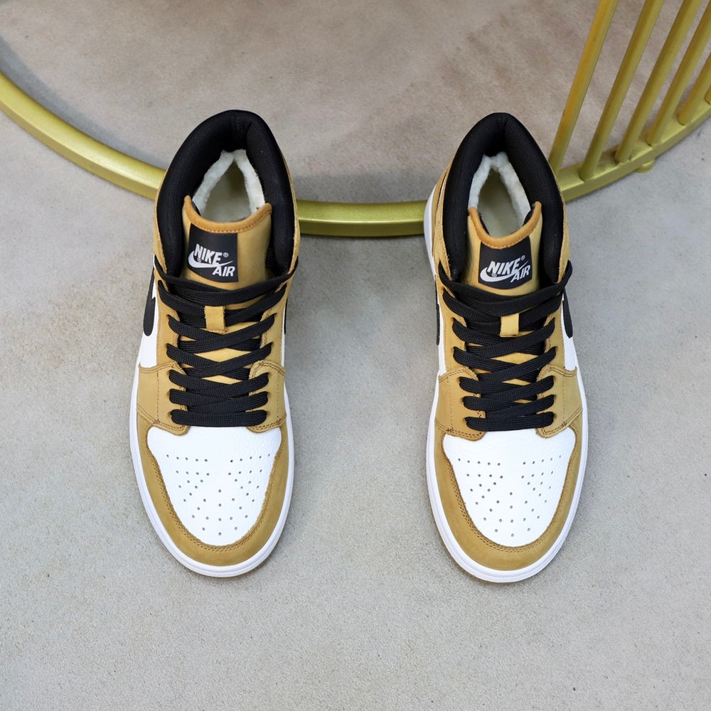 Designer Unisex Sneakers - Style 425661