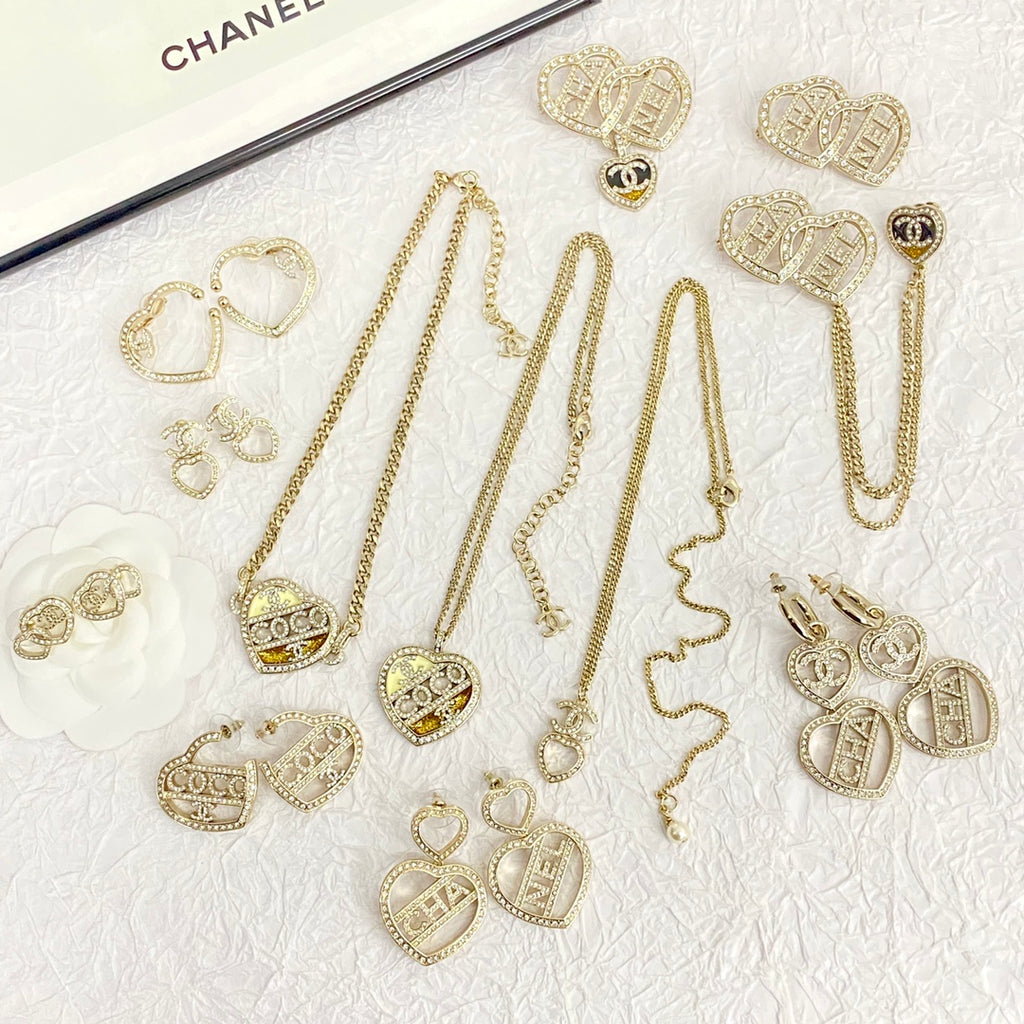 CHANEL Vintage Necklace