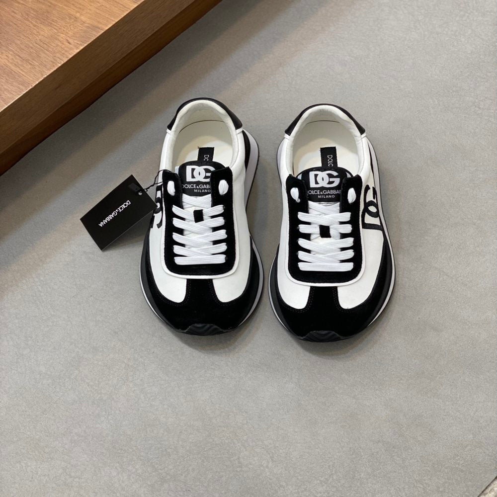 💰210••新品••Dolce&Gabbana••DG✔️高端男士运动•休闲鞋。顶级专柜原单货。 原版进口牛皮 多种材质拼接设计➕进口牛皮内里 牛皮垫脚➕原版TPR弹力大底。 Size：39-44（38、45定制） #379908 - image 1
