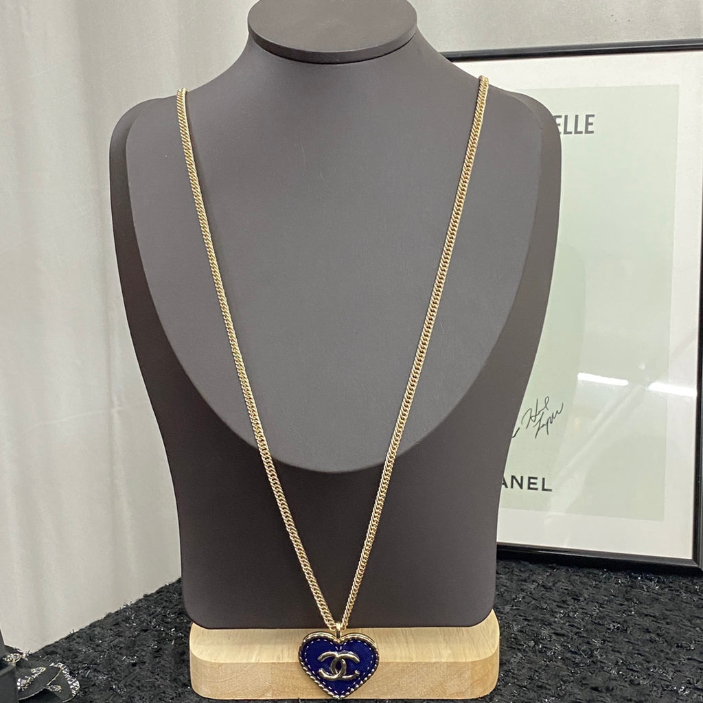 CHANEL Vintage Necklace