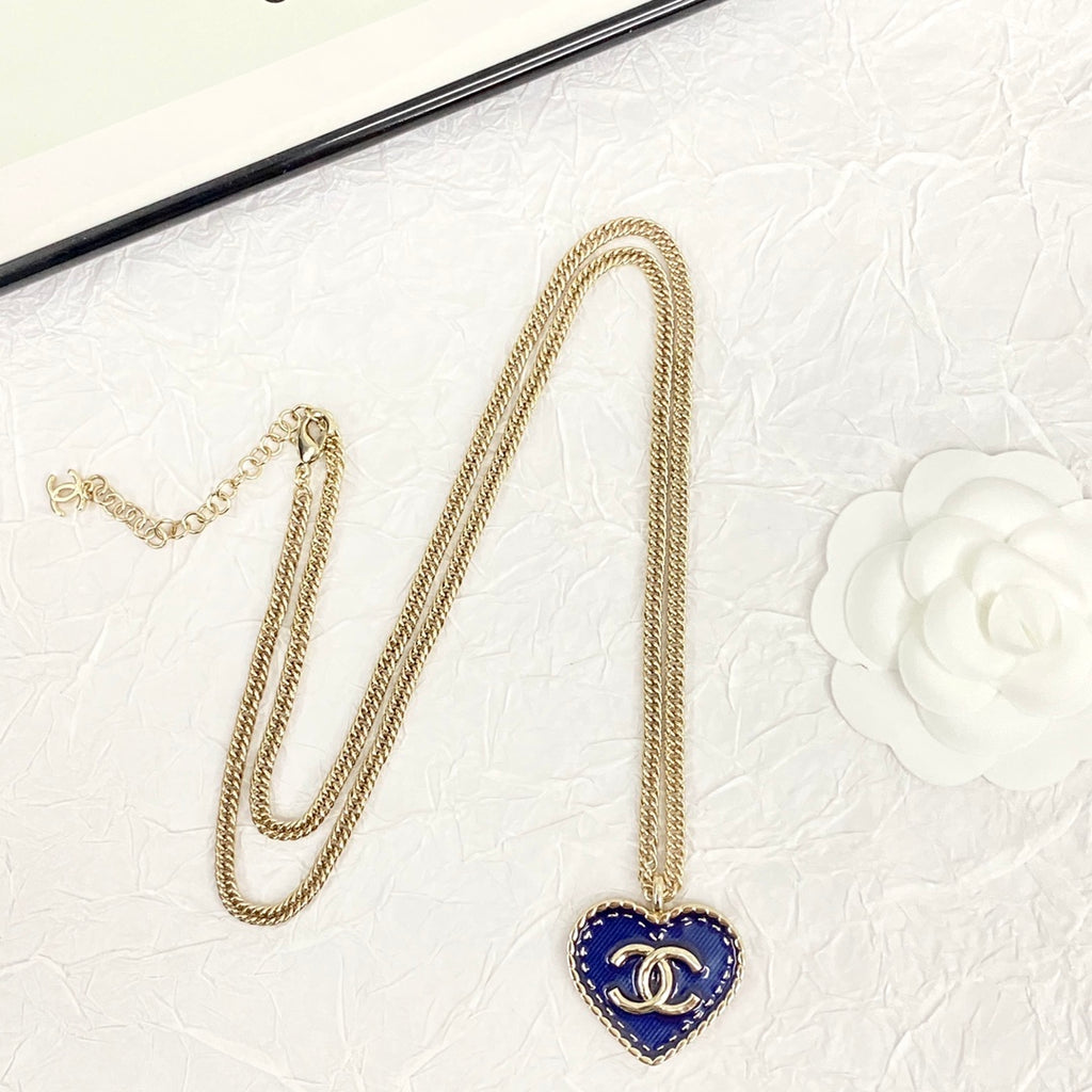 CHANEL Vintage Necklace