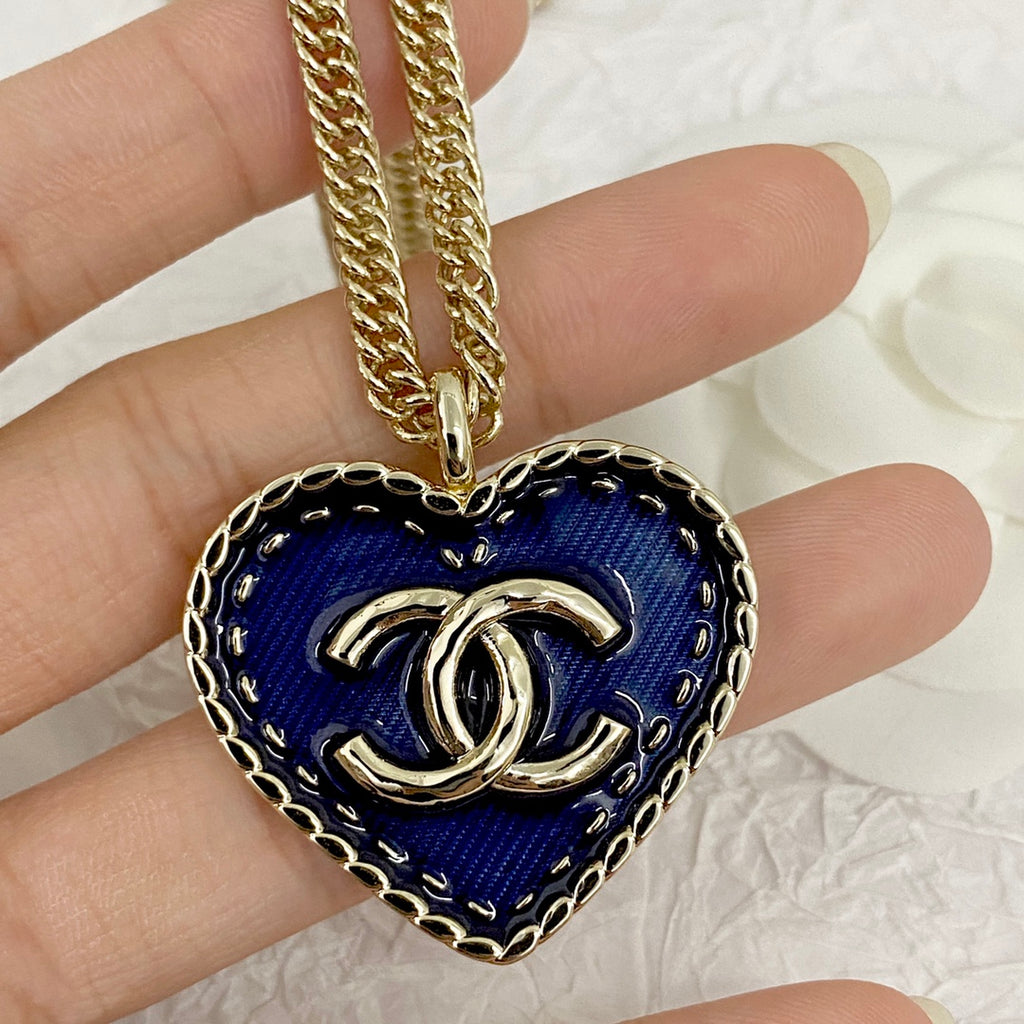 CHANEL Vintage Necklace