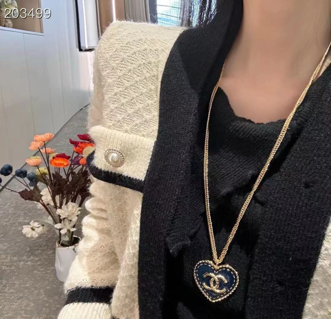 CHANEL Vintage Necklace