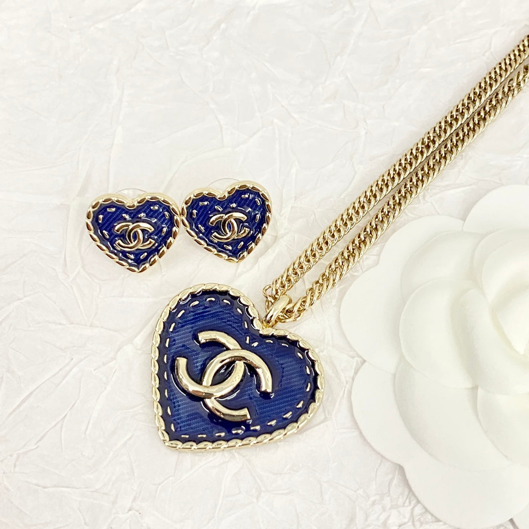 CHANEL Vintage Necklace
