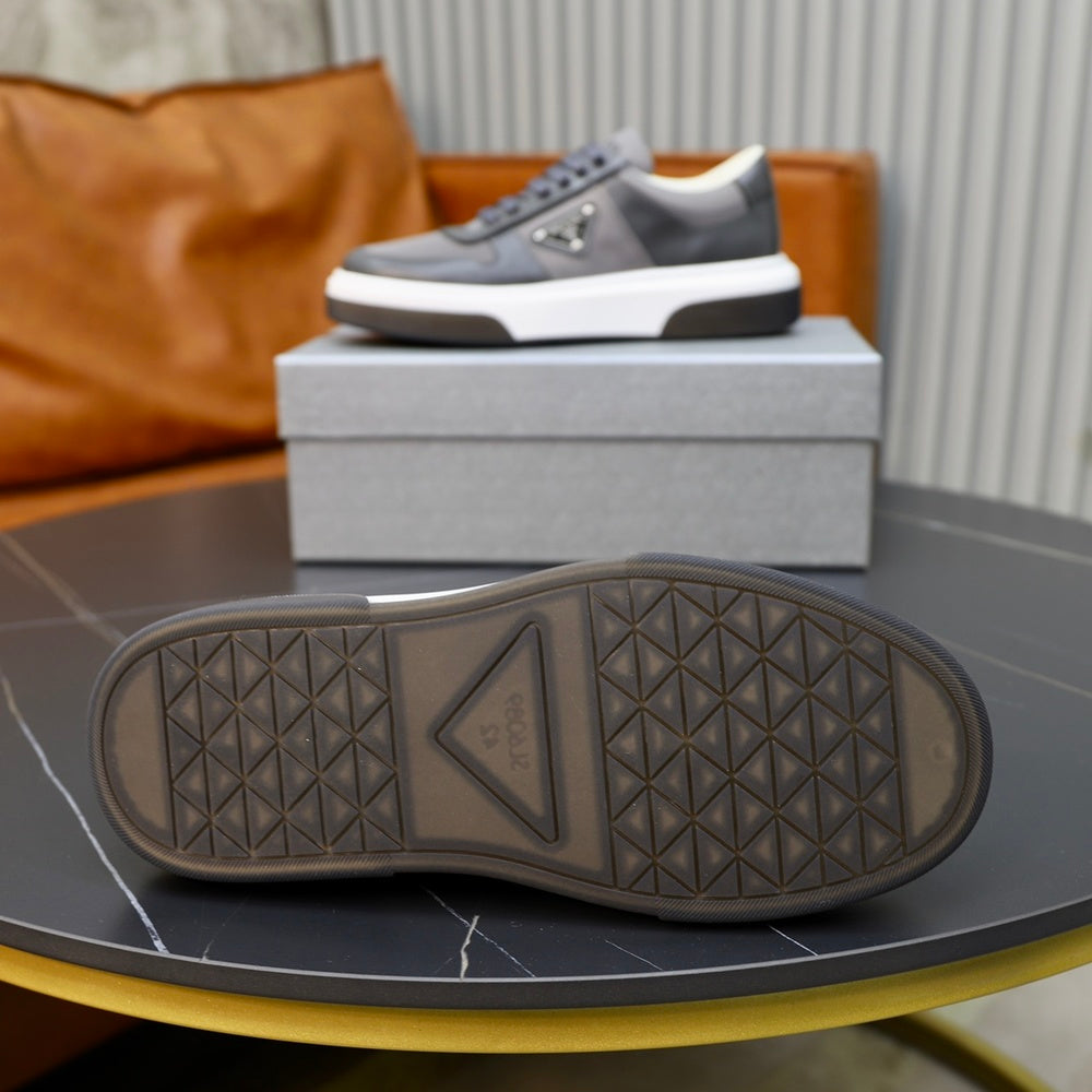 Prada Men's Shoes - Style 425422