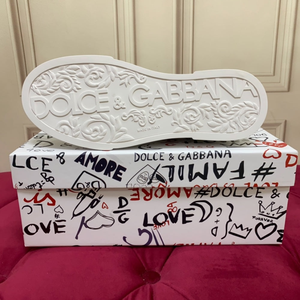 高端版本 高质量 品牌大底DOLCE & GABBANA 2024新款 高端质量 独家精工定制上市 品牌字母工艺点缀绝美奢华闪耀 精湛的做工 众多人至爱采用高端进口丝绸牛皮 羊里 完美诠释鞋履最新灵感 经典与时尚融为一体奢华迷梦驾凌时尚高端品质 码数男38-44标准码数 #383859 - image 9