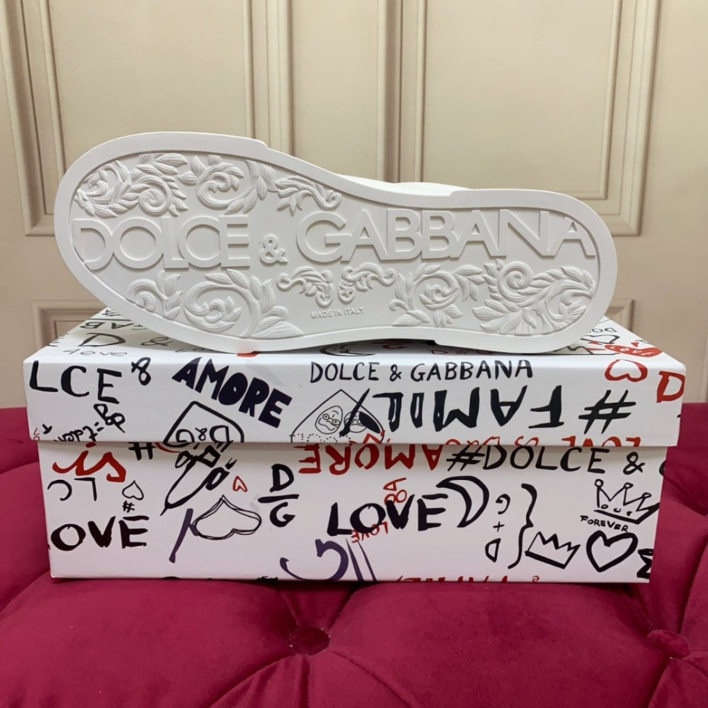男2高端版本 高质量 品牌大底DOLCE & GABBANA 2024新款 高端质量 独家精工定制上市 品牌字母工艺点缀绝美奢华闪耀 精湛的做工 众多人至爱采用高端进口丝绸牛皮 羊里 完美诠释鞋履最新灵感 经典与时尚融为一体奢华迷梦驾凌时尚高端品质 码数男38-44标准码数 #383858 - image 9