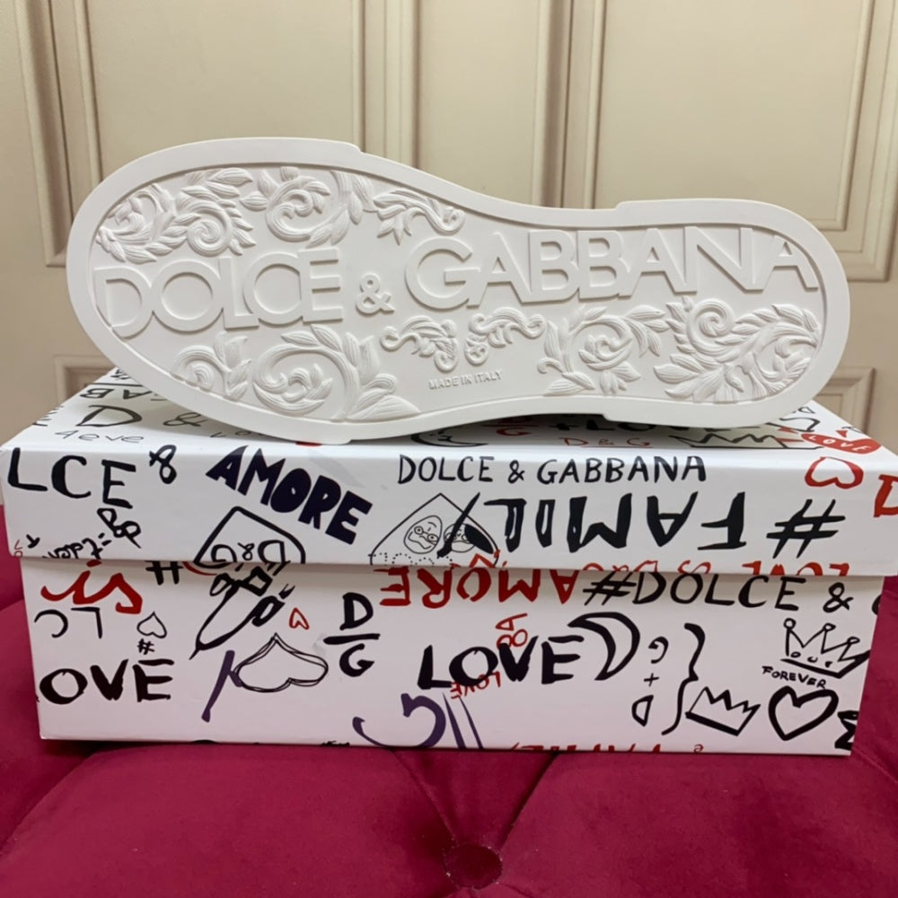 男2高端版本 高质量 品牌大底DOLCE & GABBANA 2024新款 高端质量 独家精工定制上市 品牌字母工艺点缀绝美奢华闪耀 精湛的做工 众多人至爱采用高端进口丝绸牛皮 羊里 完美诠释鞋履最新灵感 经典与时尚融为一体奢华迷梦驾凌时尚高端品质 码数男38-4标准码数p190 #383856 - image 9