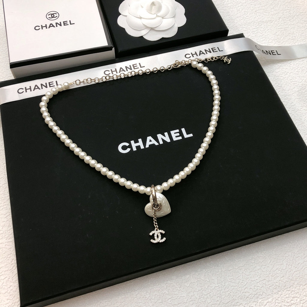 CHANEL Pearl Necklace
