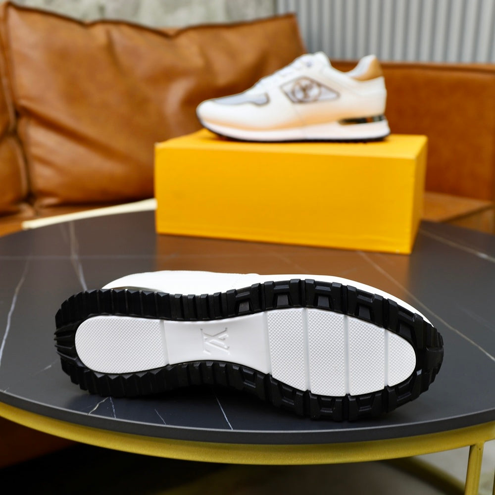 Louis Vuitton Men's Sneakers - Style 428453