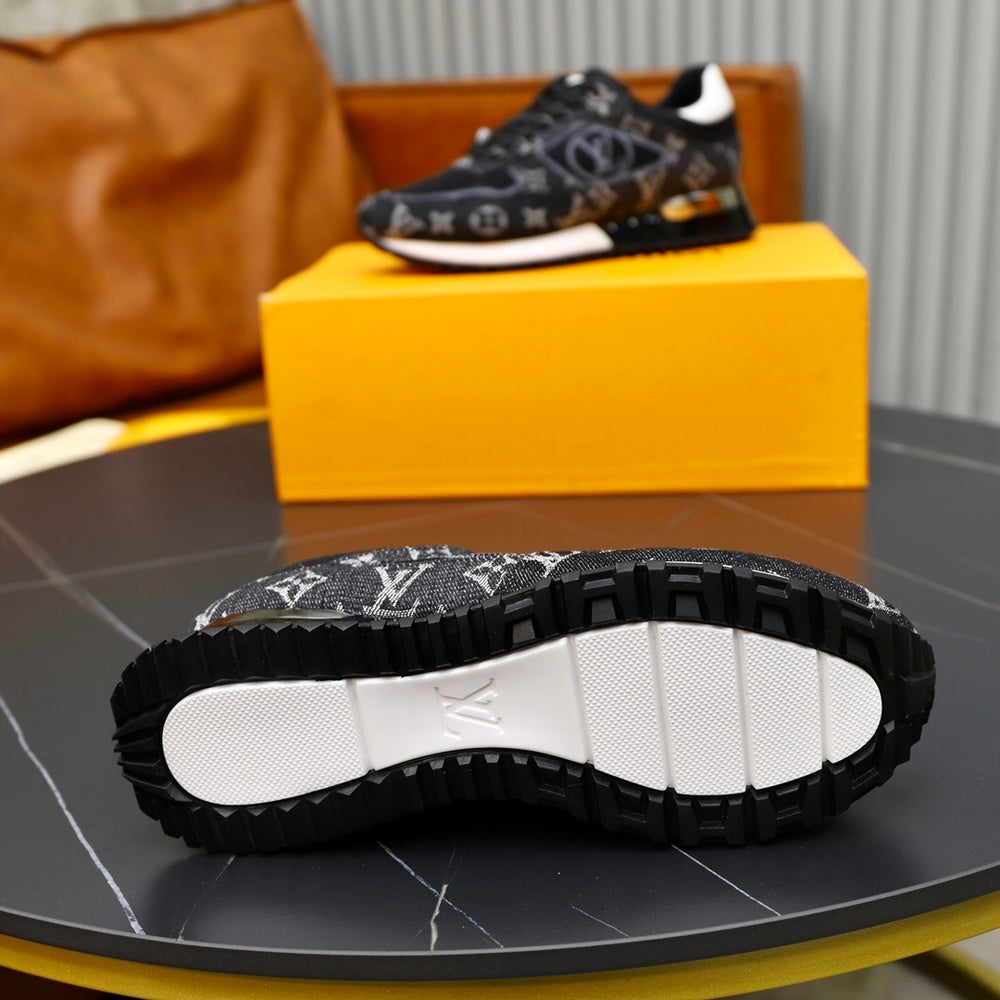 Louis Vuitton Men's Sneakers - Style 428455