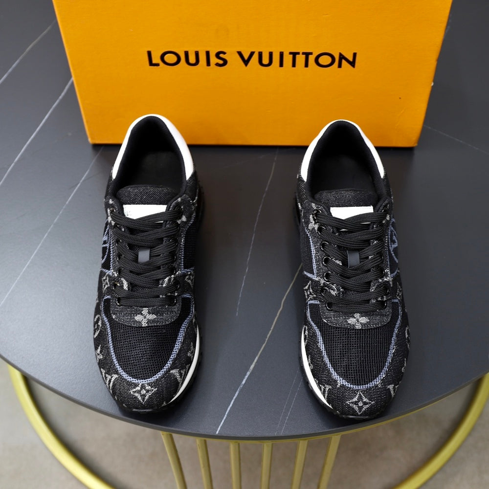 Louis Vuitton Men's Sneakers - Style 428455