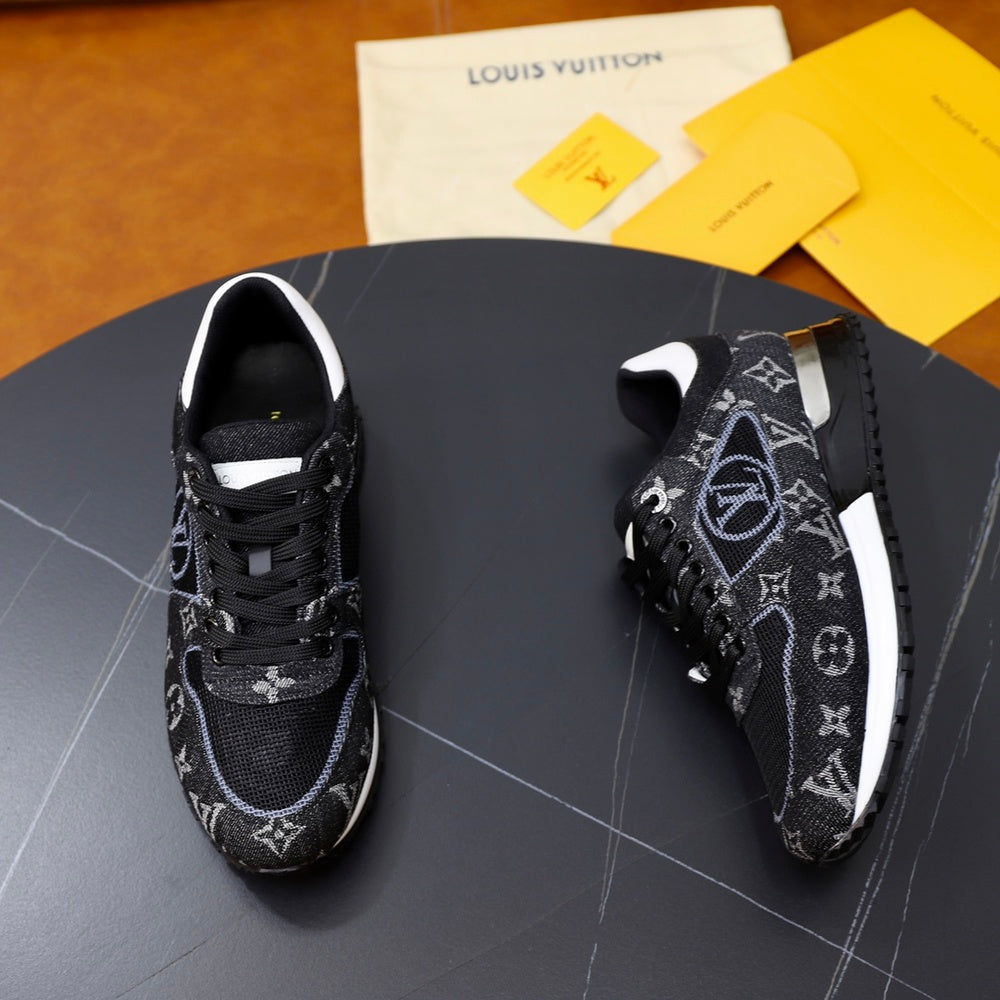 Louis Vuitton Men's Sneakers - Style 428455