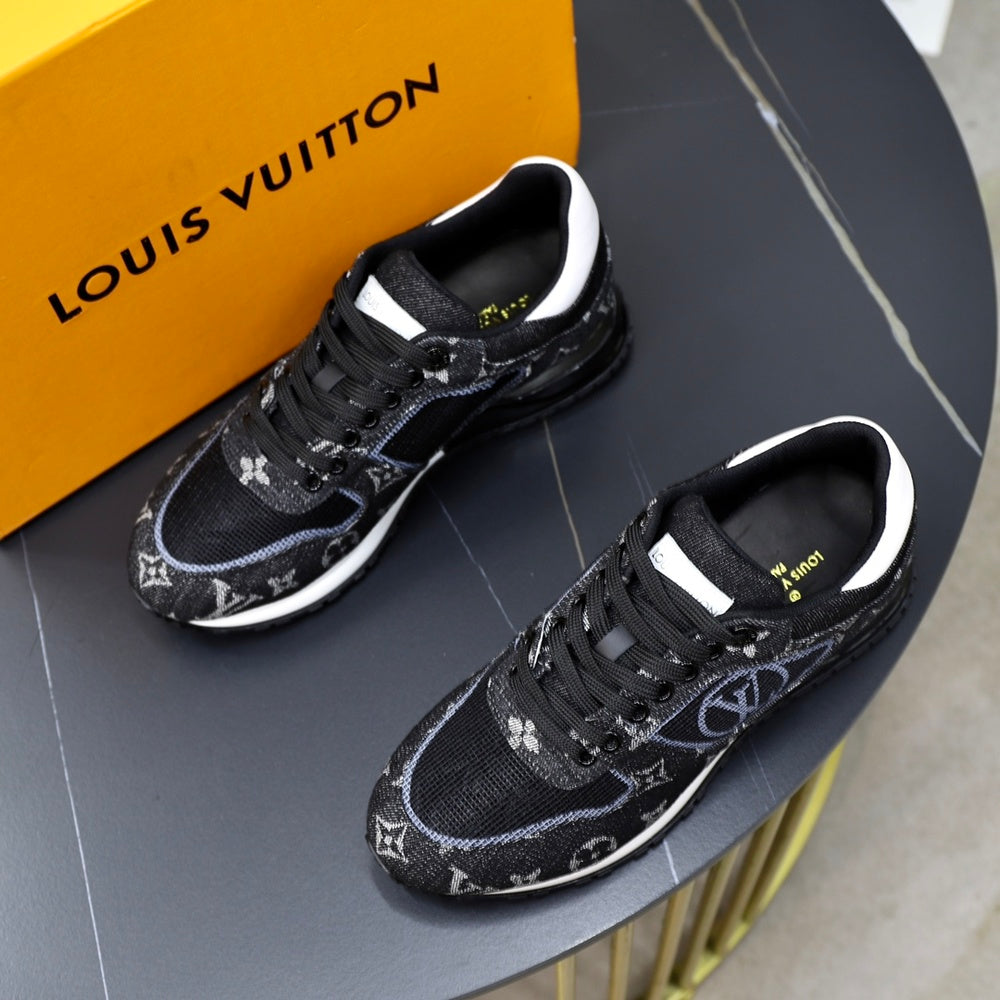 Louis Vuitton Men's Sneakers - Style 428455
