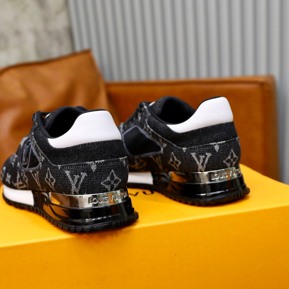 Louis Vuitton Men's Sneakers - Style 428455