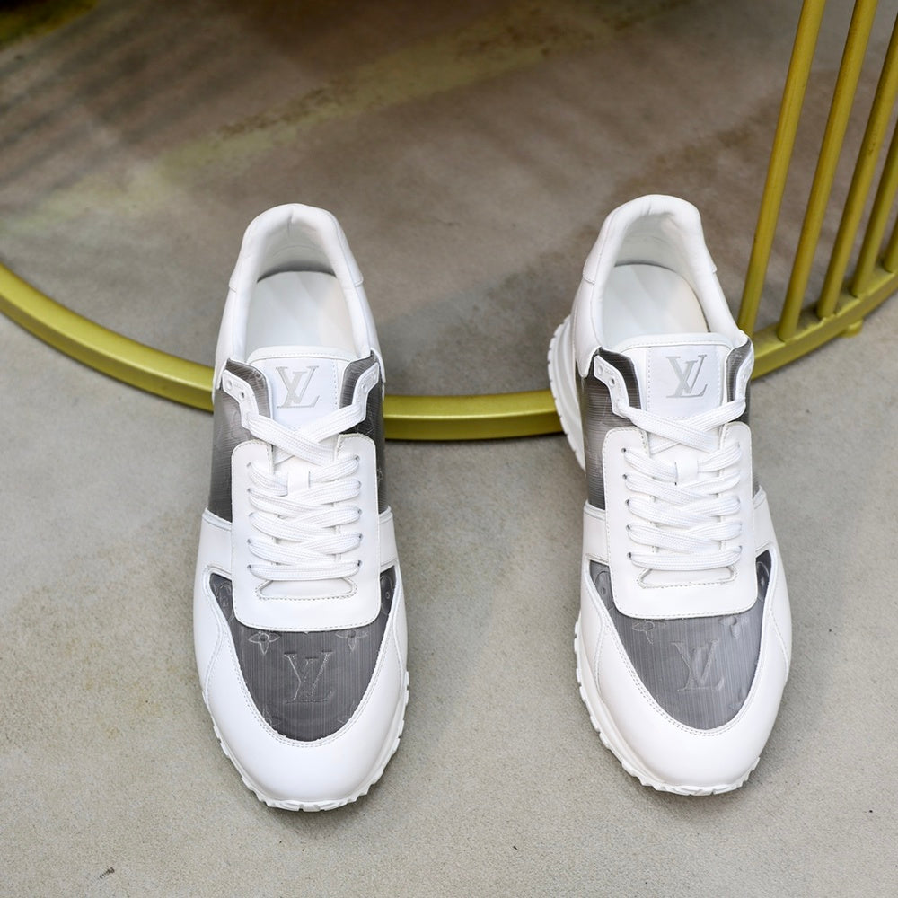 Louis Vuitton Men's Sneakers - Style 425607