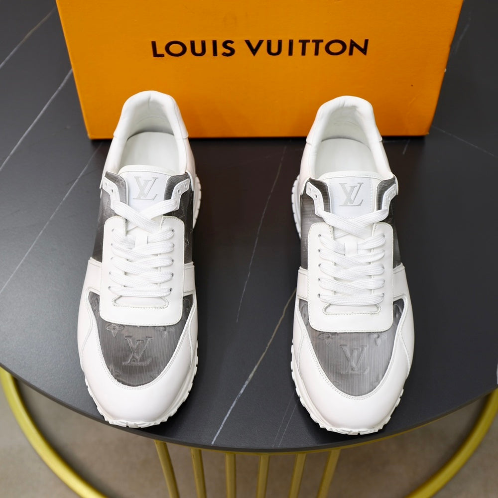 Louis Vuitton Men's Sneakers - Style 425607