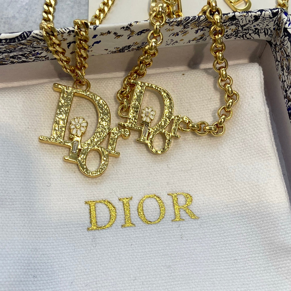 P75 Necklace