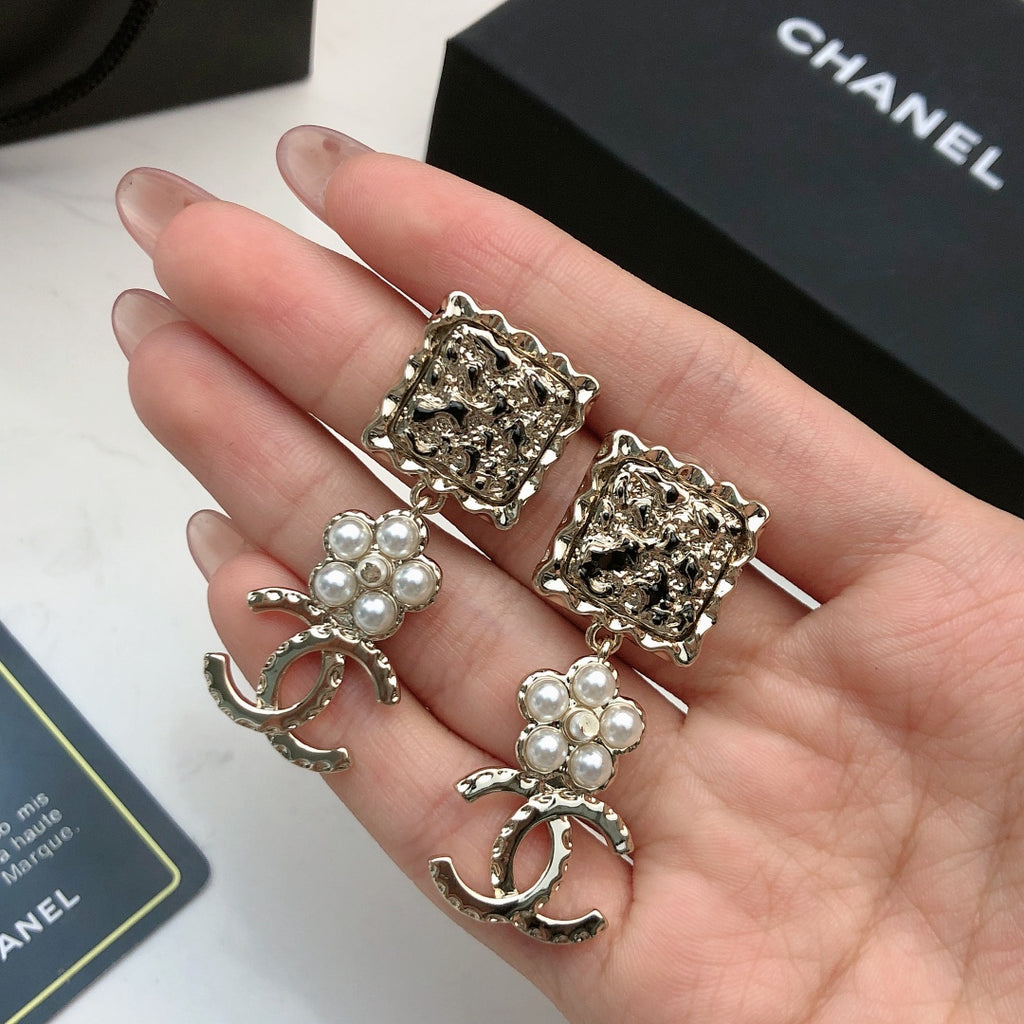CHANEL Earrings