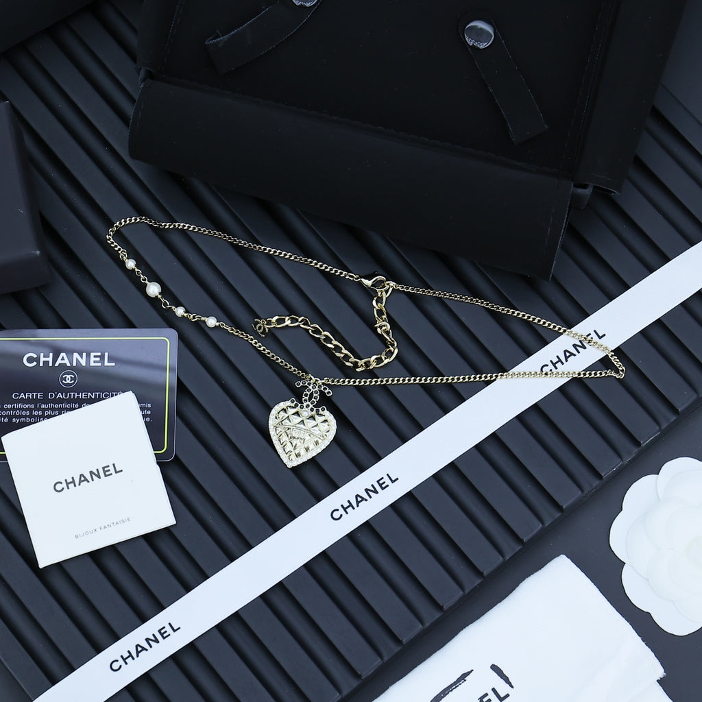 CHANEL Vintage Necklace