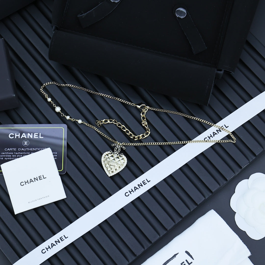 CHANEL Vintage Necklace