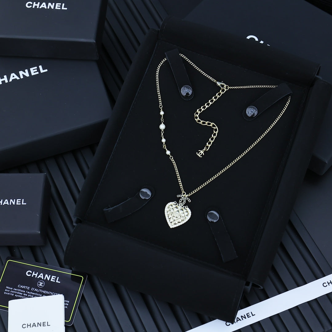 CHANEL Vintage Necklace