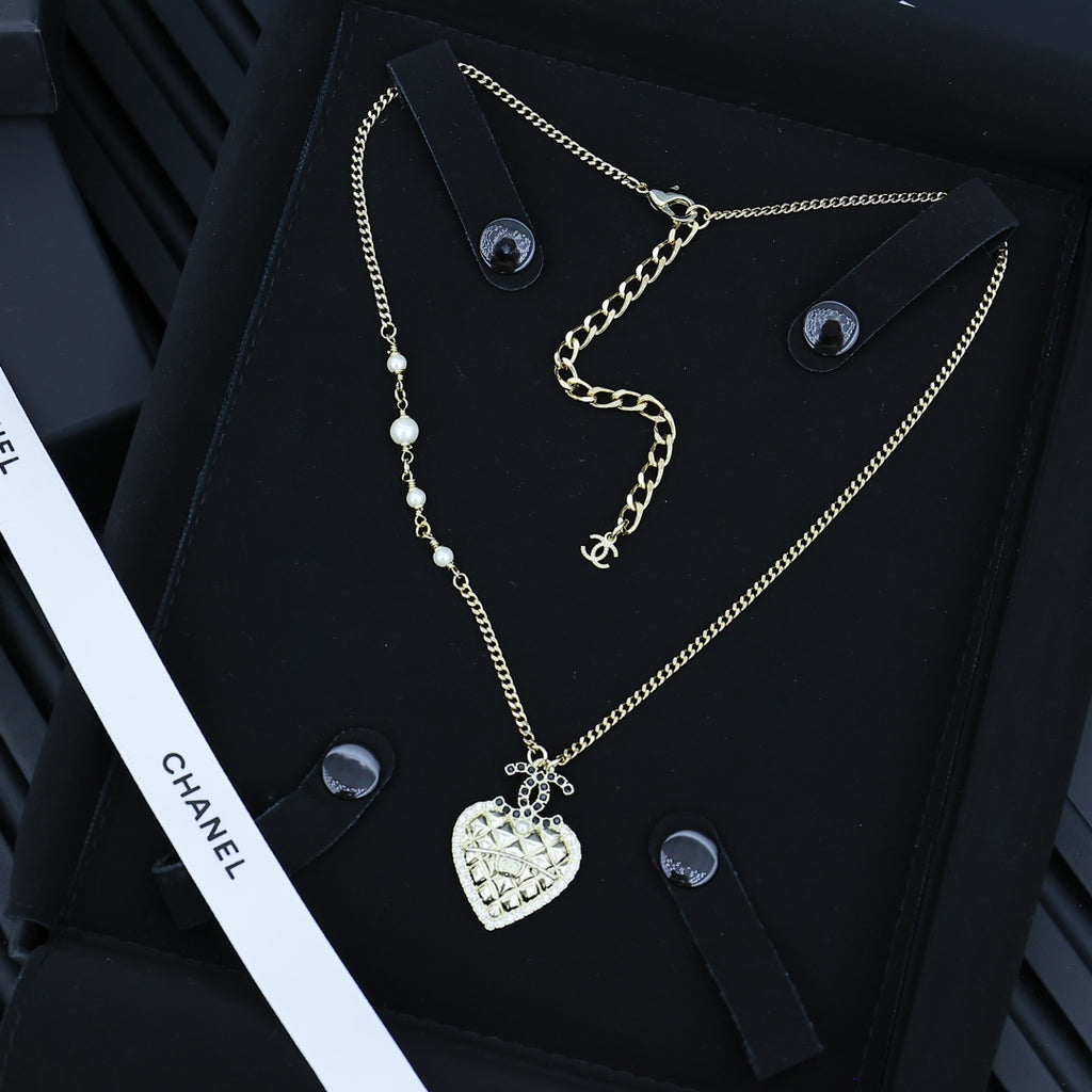 CHANEL Vintage Necklace