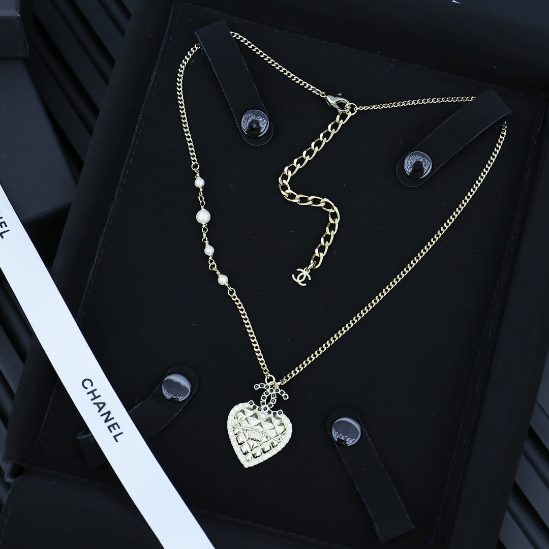 CHANEL Vintage Necklace