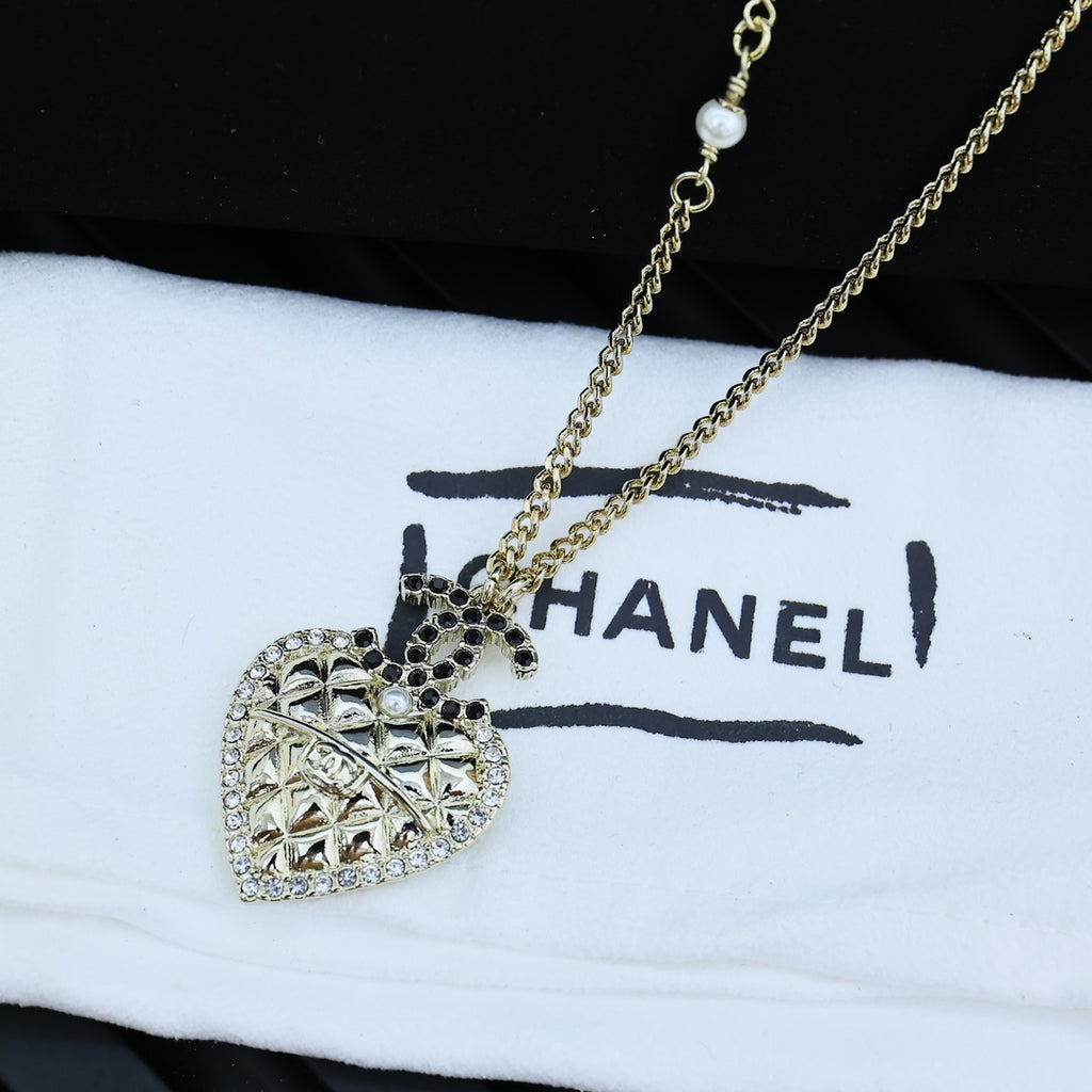 CHANEL Vintage Necklace